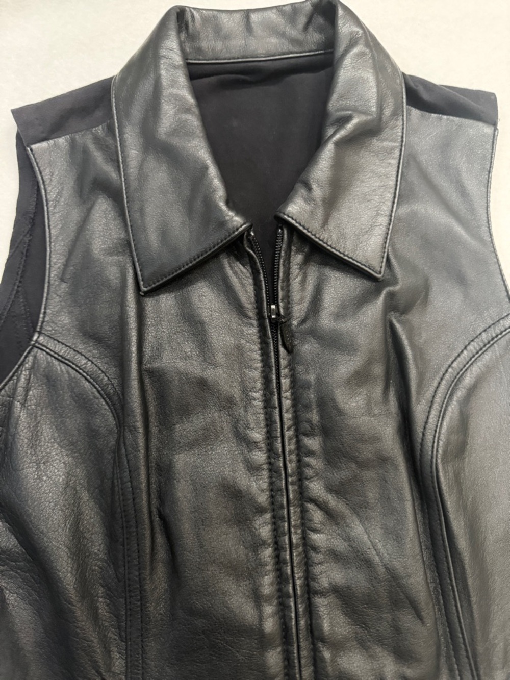 Vintage Wilsons Leather Black Zip Front Vest Genuine‎ Leather Collared Biker - Picture 4 of 8